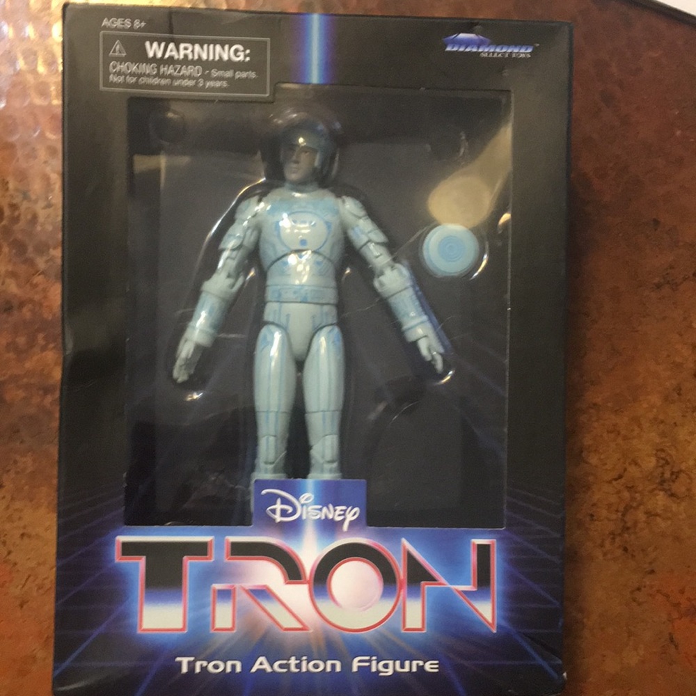 New DIAMOND SELECT TOYS Tron Movie: Tron Select Action Figure, Multicolor